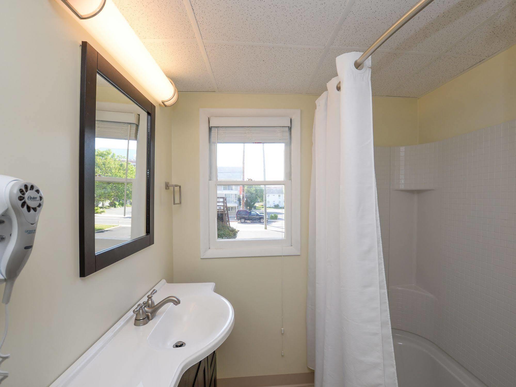 The Wellington Hotel & Suites Oceanblock Ocean City Dış mekan fotoğraf